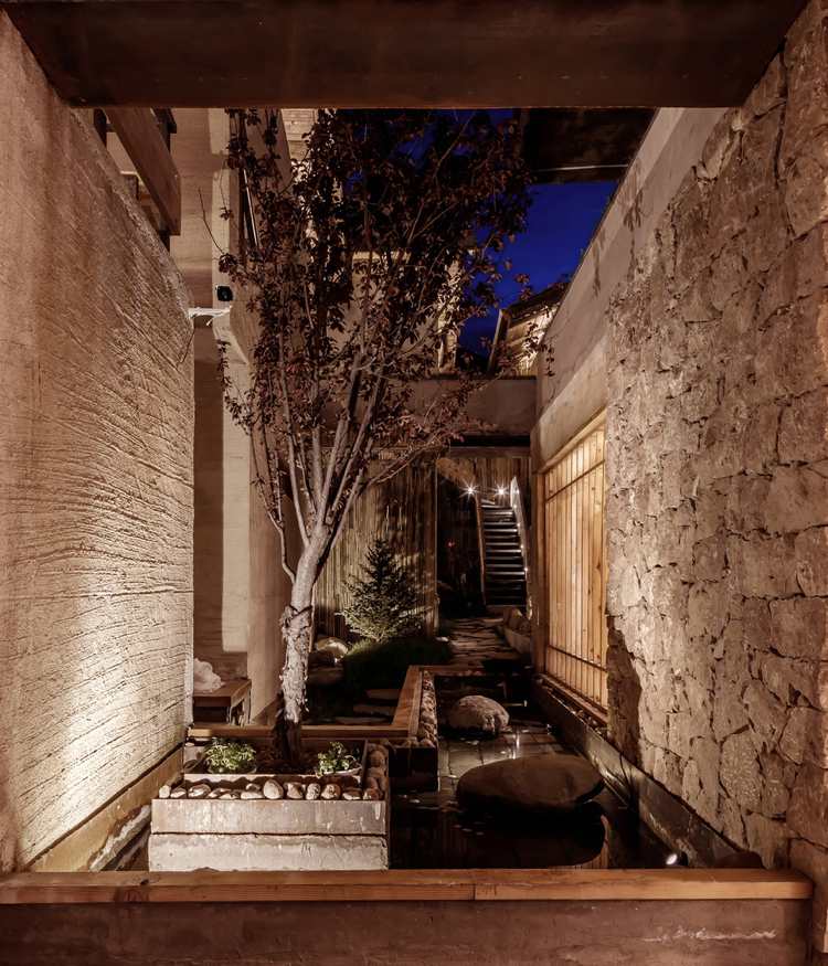 zen design záhradná voda vonkajšie kamene nepriame osvetlenie