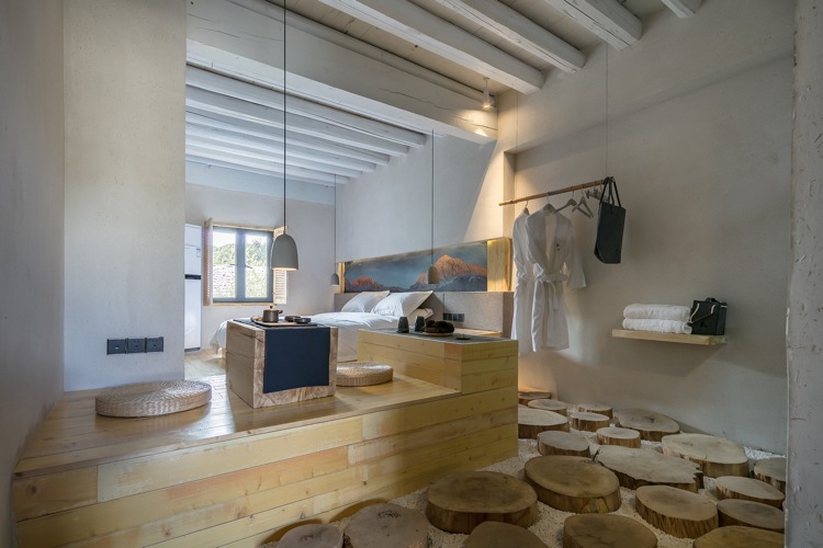 zen design hotelová izba štrk z bieleho dreva