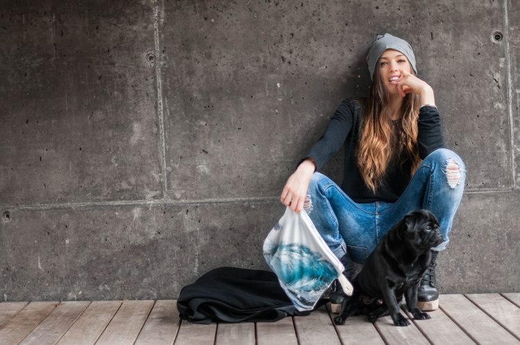 Roztrhané džínsy-zničený-dizajn-použitý-vzhľad