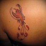 tűzmadár tetoválás - kicsi a lapockán