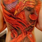 tűzmadár tetoválás az egész hátán - nagy rajz színes