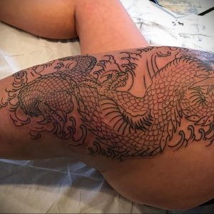 Vlasnica salona za tetoviranje - STEPHANIE TAMES - insta - @stephanietamez - Fotografija gotove tetovaže za web stranicu 4