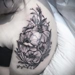 Vlasnica salona za tetoviranje - ANALIE DE LANI - insta - @delaneyink - Fotografija gotove tetovaže za web stranicu 1