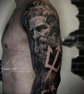 Vlasnik salona za tetoviranje - VICTORIA TODD - insta - @victoriatoddarttt - Fotografija gotove tetovaže za web stranicu 1