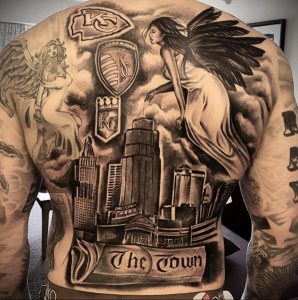 Vlasnica salona za tetoviranje - KATRINA JACKSON - insta - @kattatgirl - Fotografija gotove tetovaže za web stranicu 7