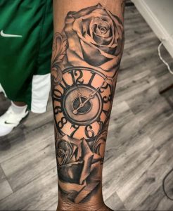 Vlasnica salona za tetoviranje - KATRINA JACKSON - insta - @kattatgirl - Fotografija gotove tetovaže za web stranicu 5