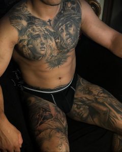 Vlasnik salona za tetoviranje - TENEILE NAPOLI - insta - @teneile_napoli - Fotografija gotove tetovaže za web stranicu 5