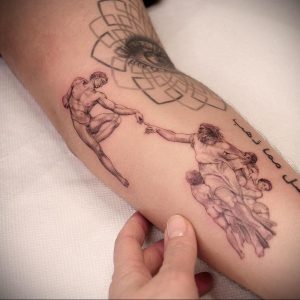 Vlasnica salona za tetoviranje - EVA KRBDK - insta - @evakrbdk - Fotografija gotove tetovaže za web stranicu 2