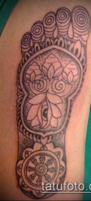 392 -es buddhista tetoválás - a minta egyedi változata, amely jól használható felülvizsgálatra és alkalmazásra tetováló buddhista imaként