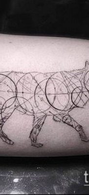 geometriai tetoválás 12 -es szám - a minta exkluzív változata, amely sikeresen használható geometriai tetoválás minimalizmusként történő módosítására és alkalmazására