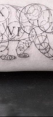 geometriai tetoválás 411 sz. - a minta hűvös változata, amely jól használható a geometriai karkötők megváltoztatására és tetoválásként történő felhelyezésére