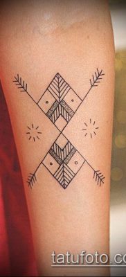 geometriai tetoválás 659. sz. - a minta egyedi változata, amely sikeresen használható felülvizsgálatra és alkalmazásra, mint geometriai tetoválás a lábán