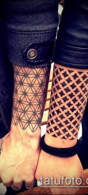 geometriai tetoválás 66. szám - a minta hűvös változata, amely sikeresen használható geometriai tetoválásként a lábon történő átalakításra és alkalmazásra