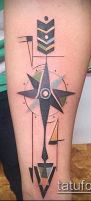 geometriai tetoválás № 440 - a minta exkluzív változata, amely sikeresen használható geometriai állatok tetoválásainak megváltoztatására és alkalmazására