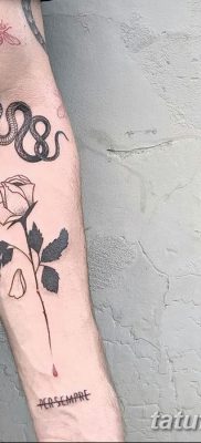 foto håndpoke tatovering dateret 11/22/2017 №002 - tatovering med håndtaske -