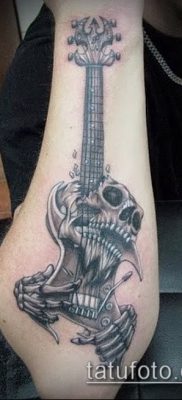 Fotó zenei tetoválásról - 19062017 - példa - 112 zenei tetoválás -