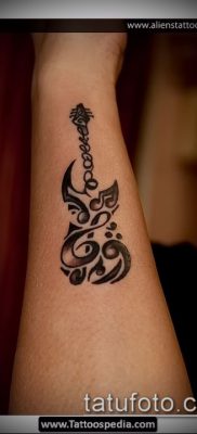 Fotó zenei tetoválásról - 19062017 - példa - 118 zenei tetoválás -