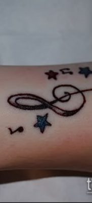 Fotó zenei tetoválásról - 19062017 - példa - 121 zenei tetoválás -