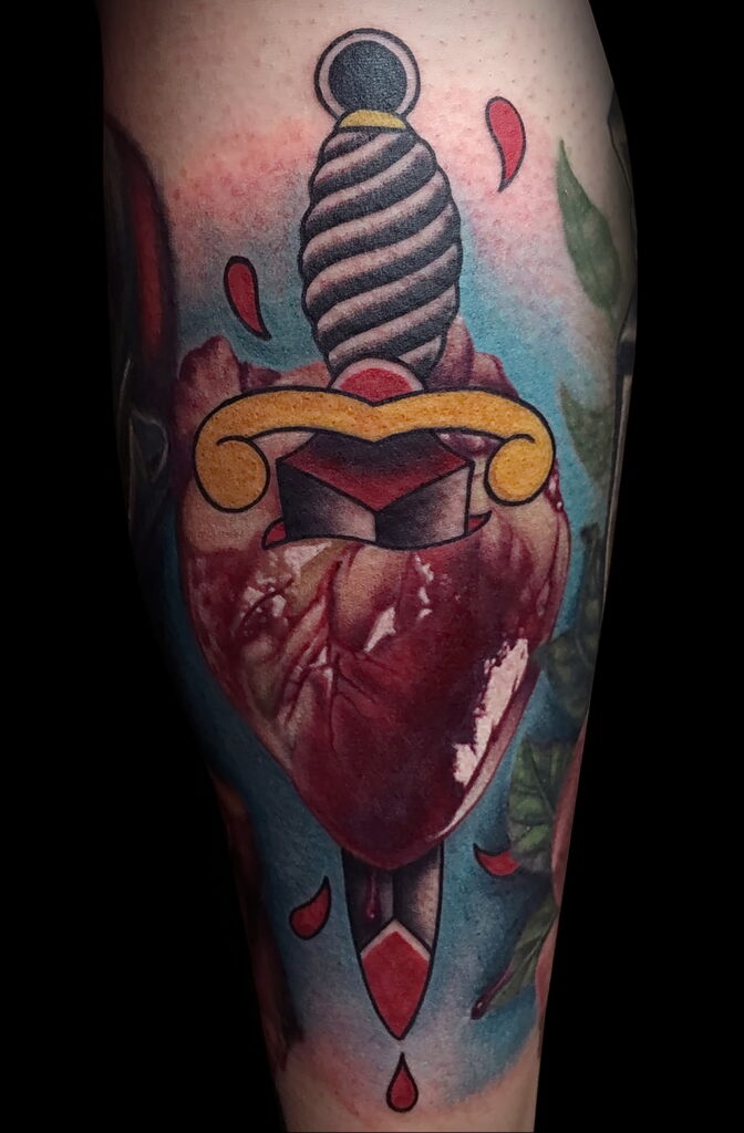 صور وشم قلب وخنجر 09.02.2021 №0050 - وشم قلب خنجر -