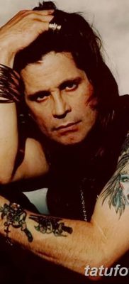 fotó tetováló rock zenészekről 2017.11.27. №044 - tetováló rockzenészek - 235234342