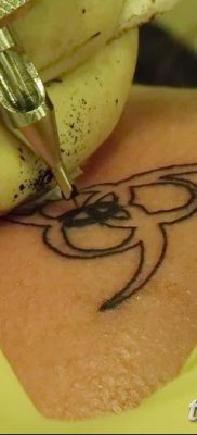 fotó a 666 -os tetoválásról, 2018.01.16., 007 - tetoválás 666 -