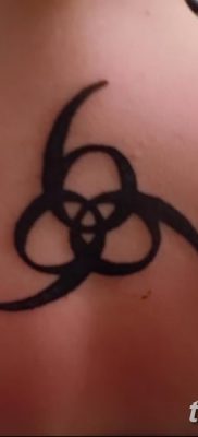 fotó a 666 -os tetoválásról, 2018.01.16., №009 - tetoválás 666 -