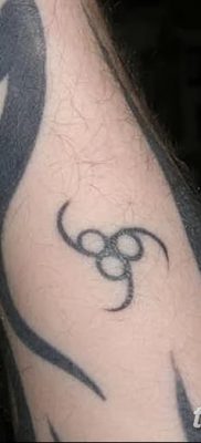fotó a 666 -os tetoválásról, 2018. január 16 -án, №016 - tetoválás 666 - 256234234
