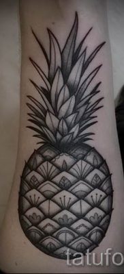 снимка на татуировка с ананас за статия за значението на татуировка с ананас - tatufoto.ru - 23