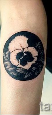 Fotografija tetovaže maćuhice za članak o značenju tetovaže - tatufoto.ru - 41