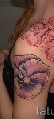 Fotografija tetovaže maćuhice za članak o značenju tetovaže - tatufoto.ru - 21