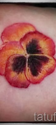 Fotografija tetovaže maćuhice za članak o značenju tetovaže - tatufoto.ru - 13