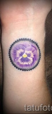 Fotografija tetovaže maćuhice za članak o značenju tetovaže - tatufoto.ru - 11