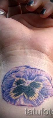 Fotografija tetovaže maćuhice za članak o značenju tetovaže - tatufoto.ru - 10