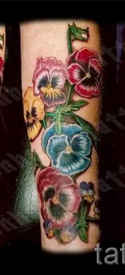 Fotografija tetovaže maćuhice za članak o značenju tetovaže - tatufoto.ru - 9