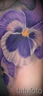 Fotografija tetovaže maćuhice za članak o značenju tetovaže - tatufoto.ru - 4