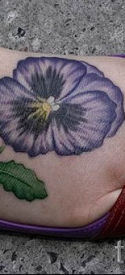 Fotografija tetovaže maćuhice za članak o značenju tetovaže - tatufoto.ru - 1