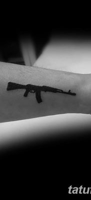 Снимка на татуировка машина 25.08.2018 №083 - татуировка картечница -