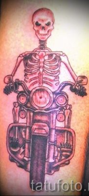 Fényképes példa egy motoros tetoválásra a jelentésről szóló cikkhez - tatufoto.ru - 155