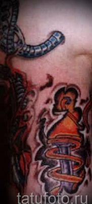 Fényképes példa egy motoros tetoválásra a jelentésről szóló cikkhez - tatufoto.ru - 148