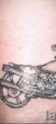 Fényképes példa egy motoros tetoválásra a jelentésről szóló cikkhez - tatufoto.ru - 125