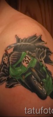 Fényképes példa egy motoros tetoválásra a jelentésről szóló cikkhez - tatufoto.ru - 113