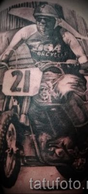 Fényképes példa egy motoros tetoválásra a jelentésről szóló cikkhez - tatufoto.ru - 97