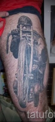 Fényképes példa egy motoros tetoválásra a jelentésről szóló cikkhez - tatufoto.ru - 90