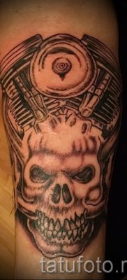 Fényképes példa egy motoros tetoválásra a jelentésről szóló cikkhez - tatufoto.ru - 65