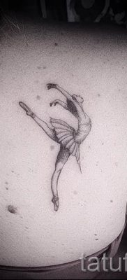 foto-tatu-balerina-dlya-stati-pro-znachenie-tatuirovki-balerina-027-tatufoto-ru