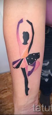 foto-tatu-balerina-dlya-stati-pro-znachenie-tatuirovki-balerina-024-tatufoto-ru