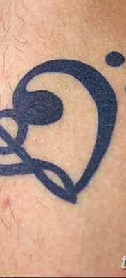 fotó a basszusgitáros tetoválásról, 2018. 07. 02. №166 - Bass Key Tattoo -