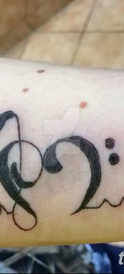 fotó a basszusgitáros tetoválásról 2018. 07. 02. №160 - Bass Key Tattoo -