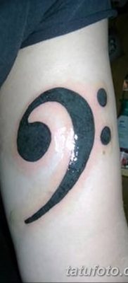 fotó a basszusgitáros tetoválásról, keltezés: 07.07.2018 №009 - Bass Key Tattoo -