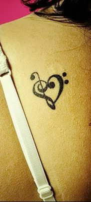 fotó a basszusgitáros tetoválásról 2018. 07. 02. №014 - Bass Key Tattoo -